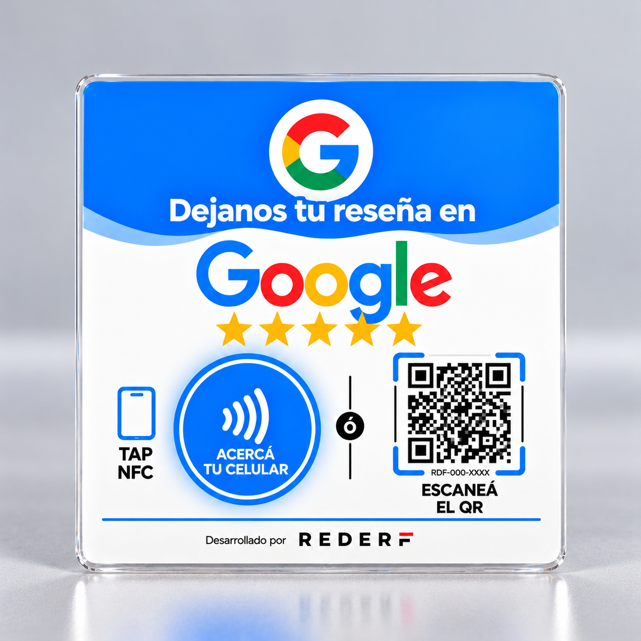 Cartel acrílico cuadrado REDERF de 12 × 12 cm; variante Google, con QR ficticio y soporte transparente abierto